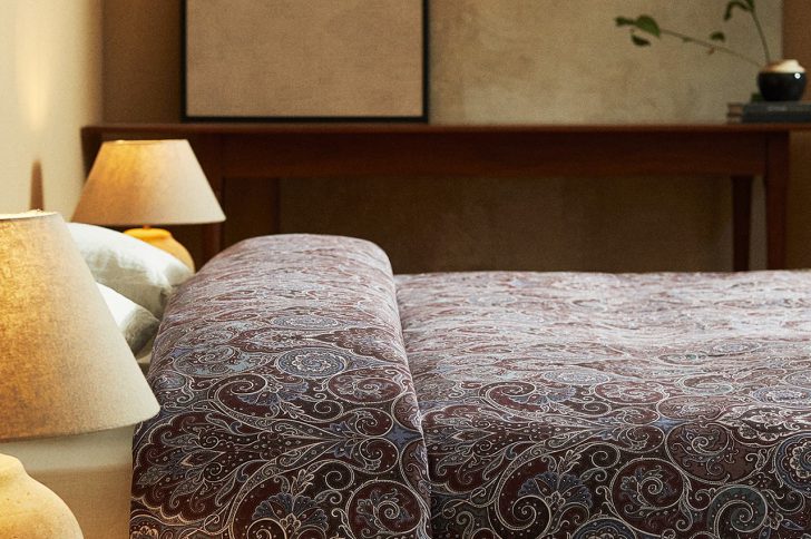 Le motif Paisley imprime son style sur tous les textiles